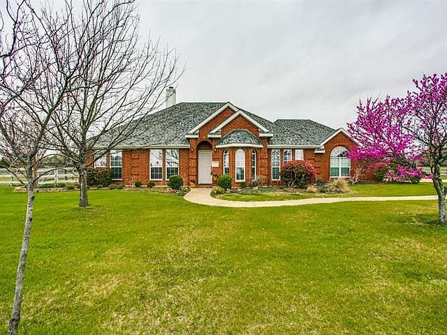 1st image of 945 Scarlett Dr
