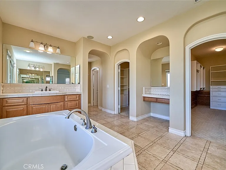 7870 Sanctuary — Photo 18