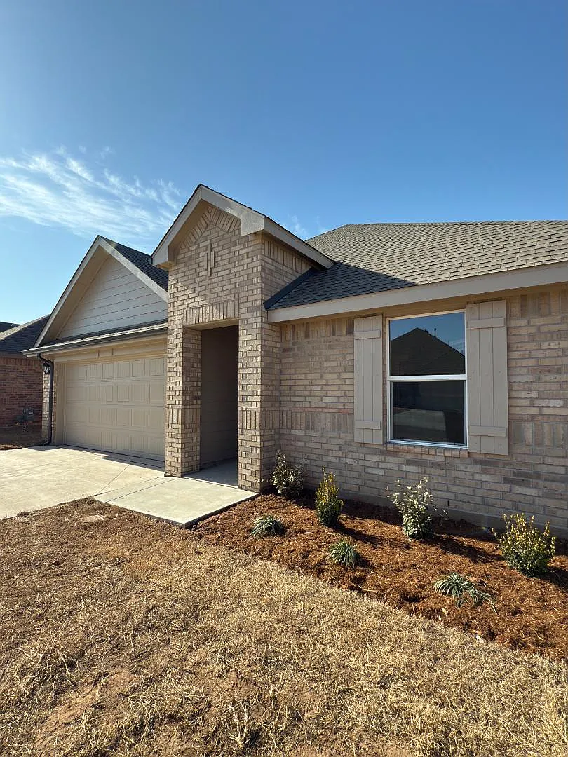 2924 Firefly Dr — Photo 2