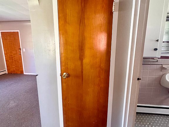 4th image of 531 N McKenzie St APT 2