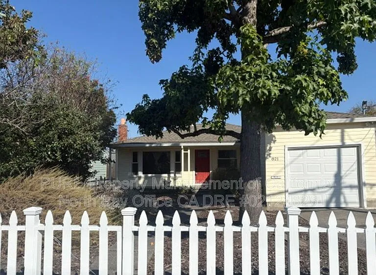 821 Madison St — Photo 1