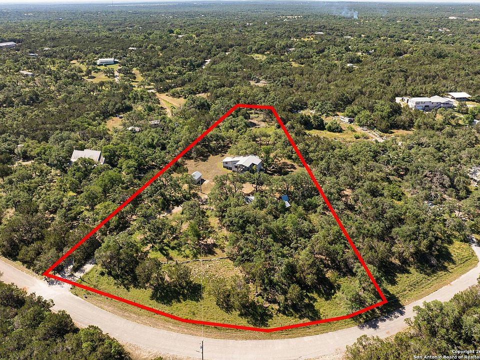1st image of 250 Jennifer Ln