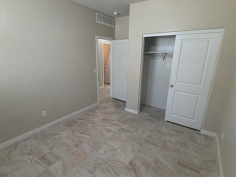 7836 W Riverside Ave — Photo 13
