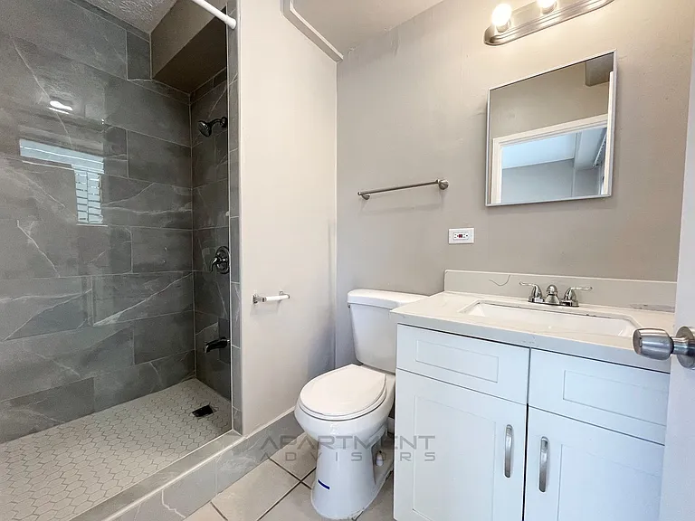 2541 Kuhio Ave — Photo 8