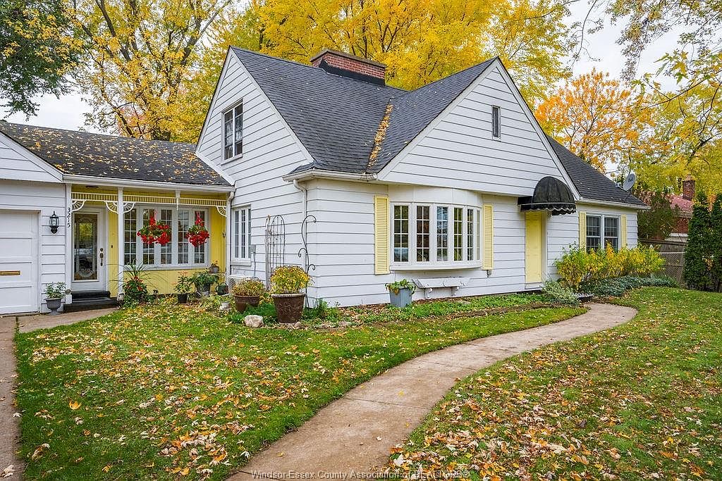 3215 Bruce Ave, Windsor, ON N9E 1W6 MLS 23023472 Zillow