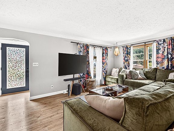 5th image of 1266 Draper Ave