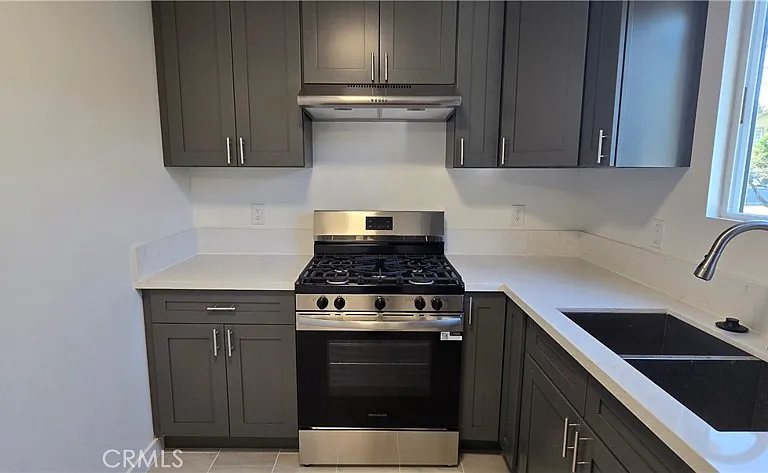 1428 E 54th St #2 — Photo 3