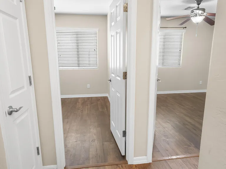 2501 S 255th Dr — Photo 24