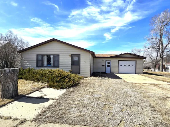 607 4th Ave W, Lemmon, SD 57638