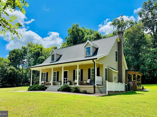 8404 Rogues Rd, Warrenton, VA 20187