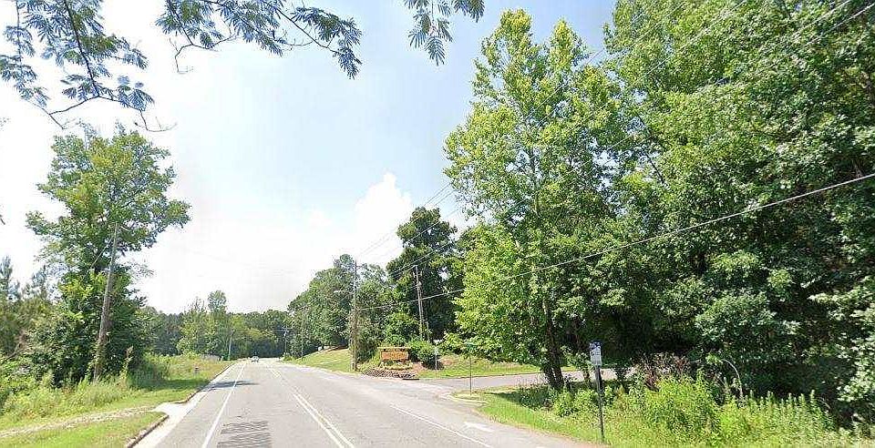 2nd image of 1606 Cornwallis Rd #3