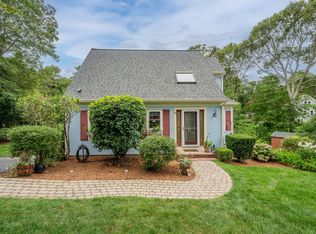 25 Goat Field Ln, Hyannis, MA 02601