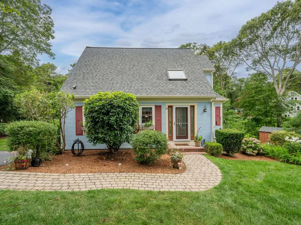 25 Goat Field Lane, Hyannis, MA 02601