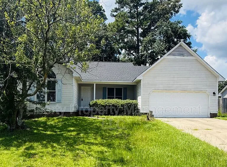 1222 Skyline Dr — Photo 1