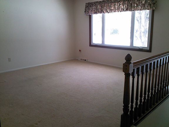 Neutral living room 15x41