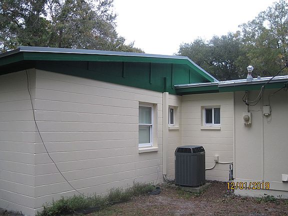5th image of 2720 NE 11th St