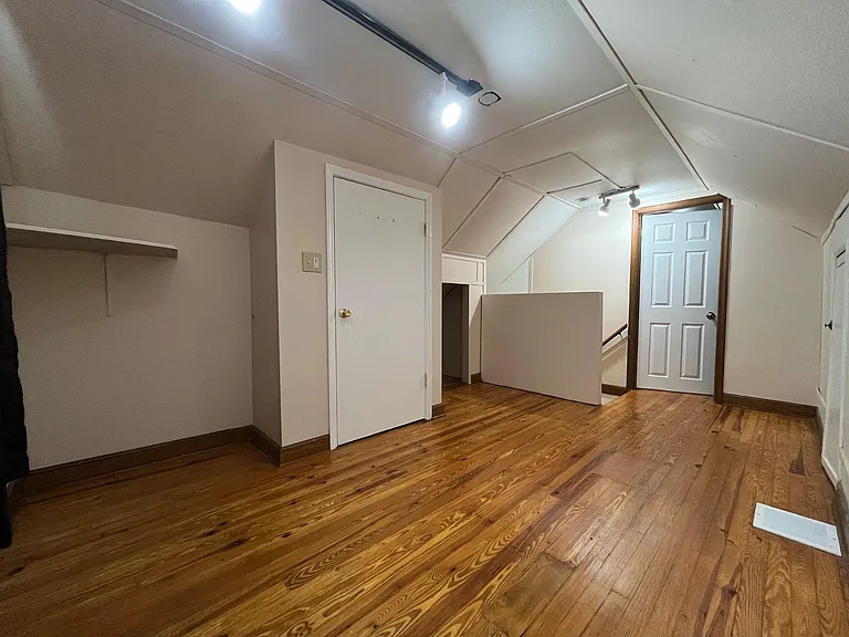 2610 Colonial Ave SW — Photo 4