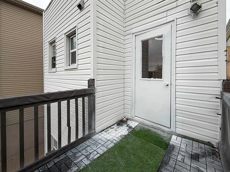 119 Zabriskie St #3 — Photo 19