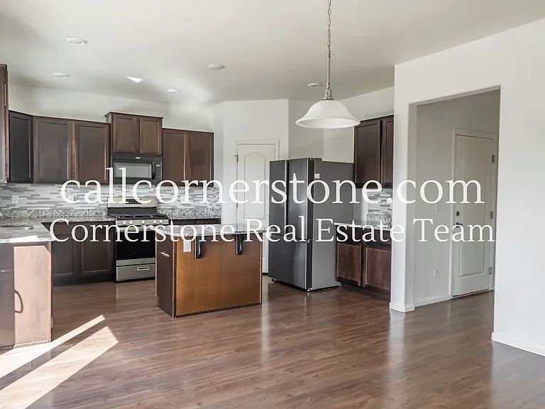 10011 Seawolf Dr — Photo 5