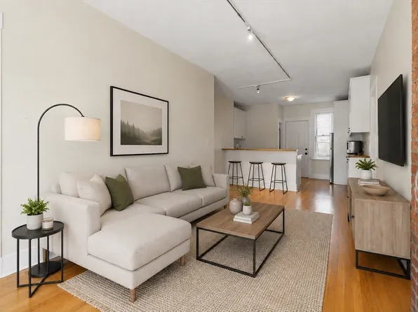 246 Cypress St #1, Brookline, MA 02445