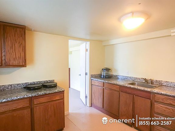 3rd image of 936 Easton Ave
