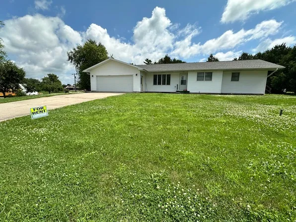 606 West St, Dysart, IA 52224