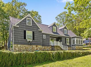 1300 Elfin Rd, Lookout Mountain, GA 30750