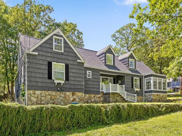 1300 Elfin Rd, Lookout Mountain, GA 30750