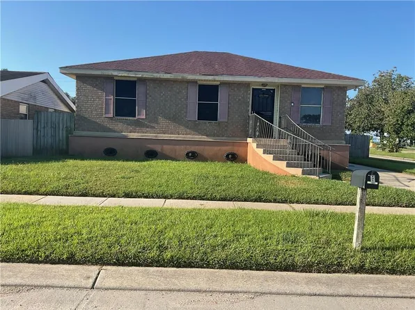 1901 Goldfinch Dr, Saint Bernard, LA 70085