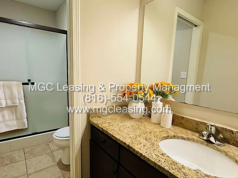 9440-9446 N Baltimore Ave — Photo 8