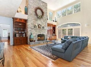 36 Dole Hill Ln, Boxford, MA 01921