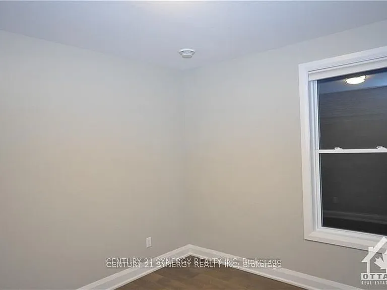 571 McLeod St #2 — Photo 8