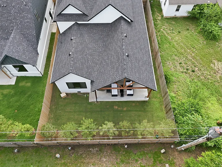 3917 S Madison Ave — Photo 41