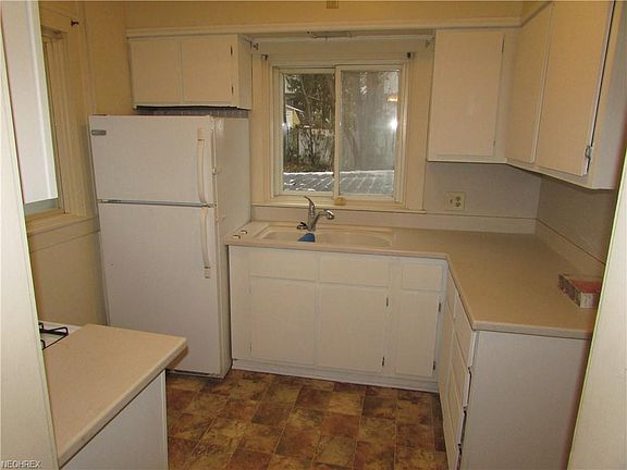 4th image of 1760 3rd St
