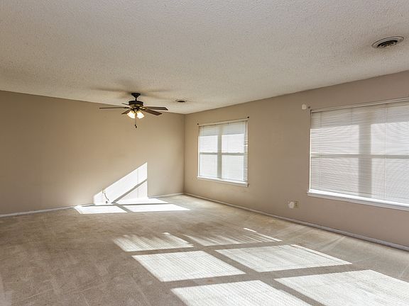 3rd image of 1705 W Mimosa St