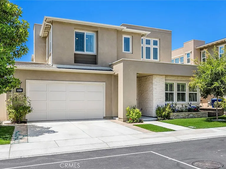 921 Camber Ln — Photo 32