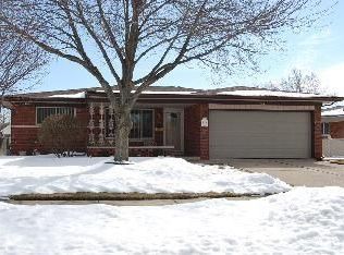 7542 Hillsboro Dr, Canton, MI