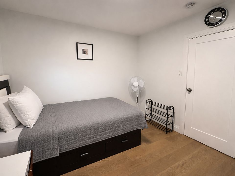 Bedroom B: $830 Private room with Double sized bed