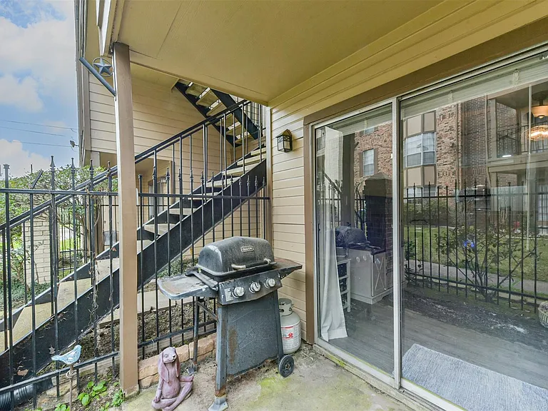 2121 Hepburn St #612 — Photo 27