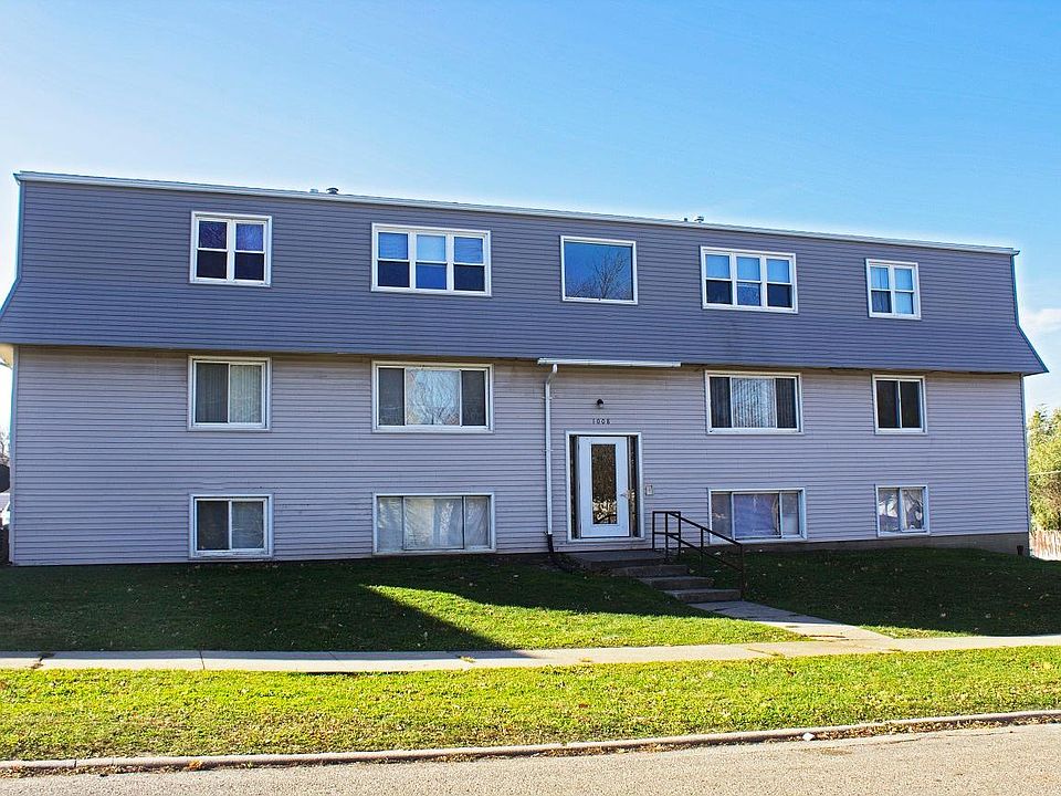 1st image of 1008 Leavitt St #15893ee65