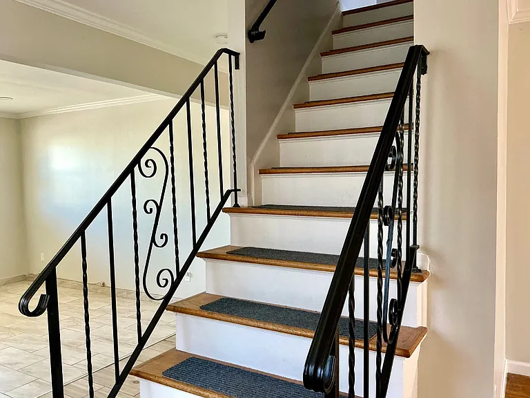 300 Jefferson Ave #1 — Photo 10