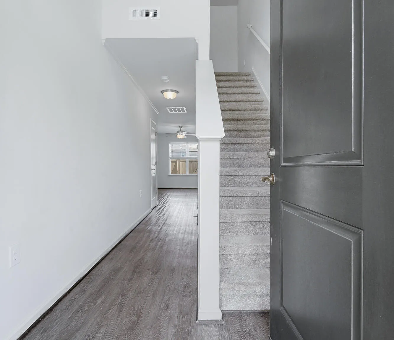 2 bed, 2.5 bath, 1132 sqft, $1,495 — Photo 2