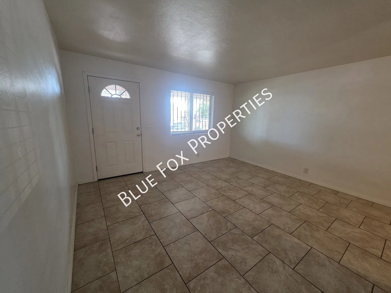 3807 E Dover Stravenue — Photo 3