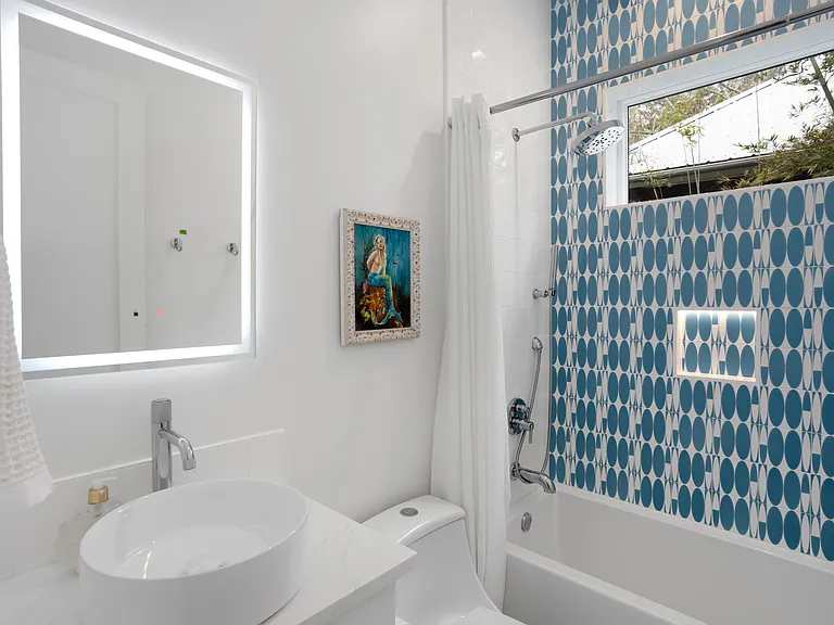 134 E Georgie St — Photo 14