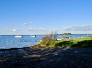 8 20th St N, Edgartown, MA 02539