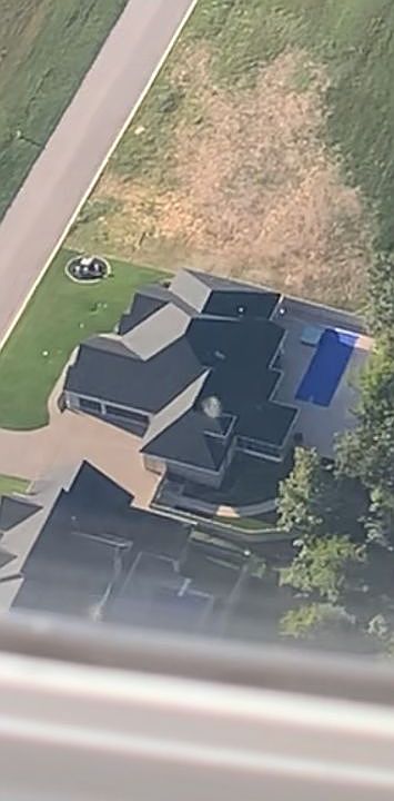 2nd image of 8910 Jenkins Dr