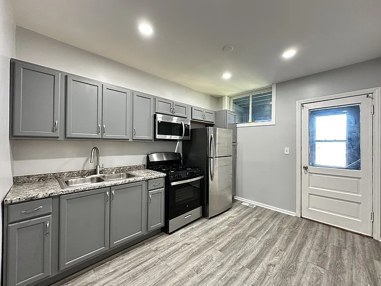 3408 W Carroll Ave #2 — Photo 2