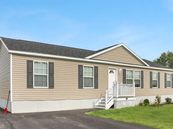 16 Margarets Way, Ossipee, NH 03864