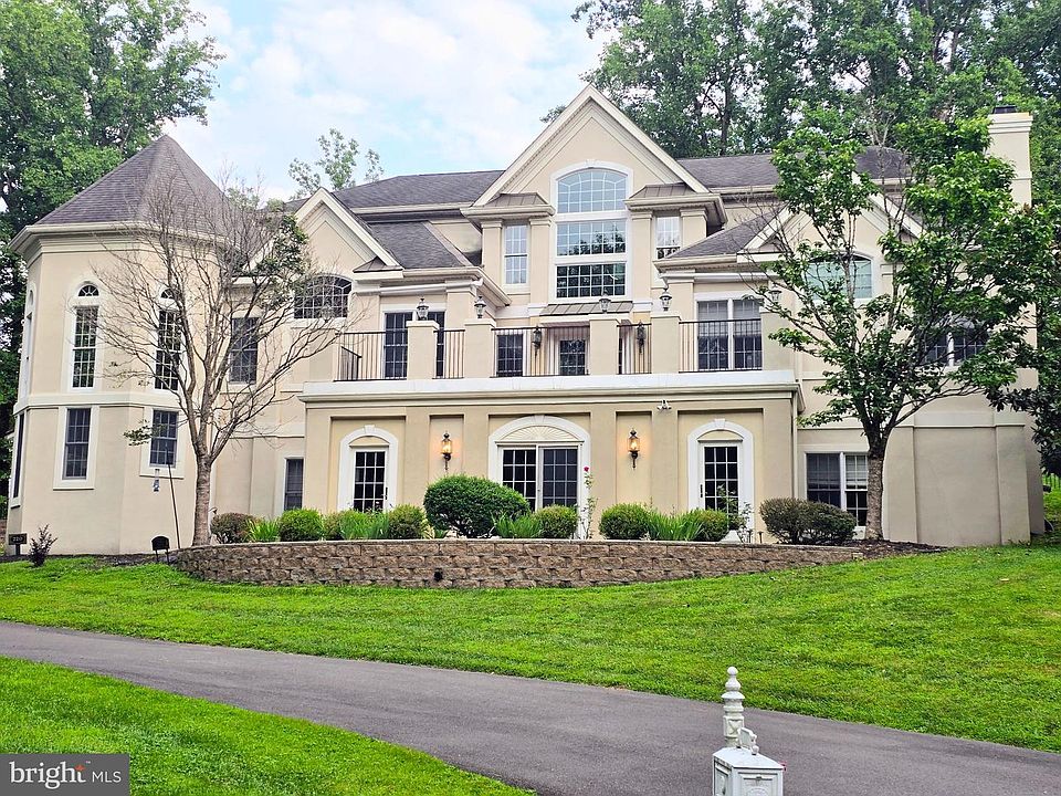 1st image of 720 Foxtail Ct