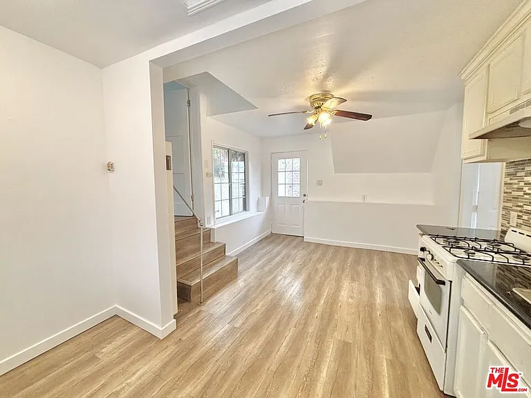 288 S Coronado St — Photo 14